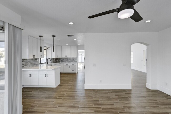 Building Photo - Beautiful 4-Bed, 2.5-Bath Home in Moreno Valley Ranch