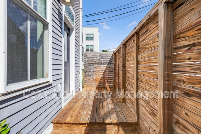 Building Photo - 638 Newton Pl NW