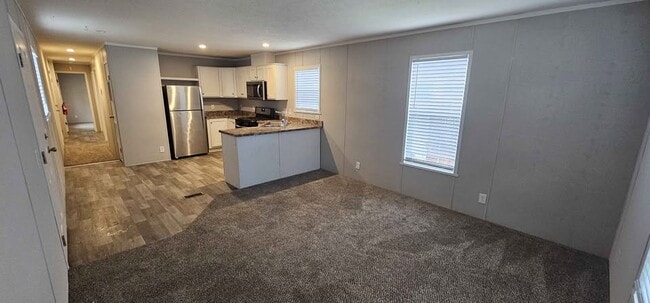 Building Photo - 58 Tulip Ln