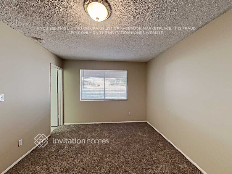 Building Photo - 8437 W Turney Ave
