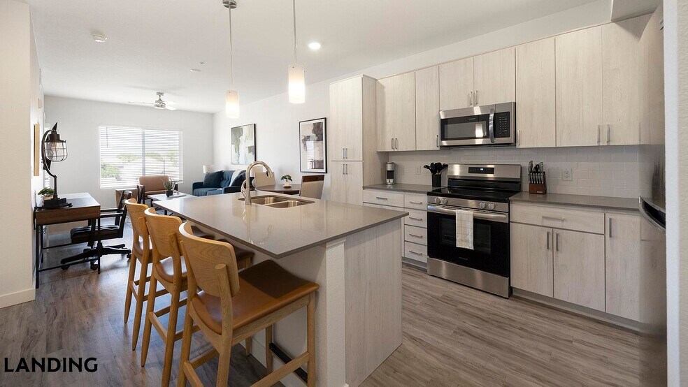 Building Photo - 1760 S Crismon Rd