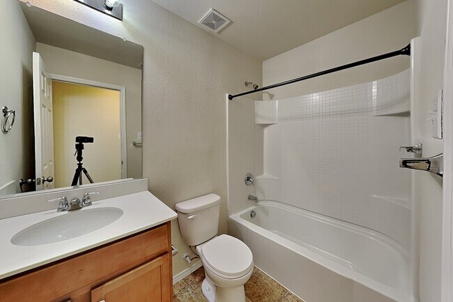 Building Photo - 1112 Rivers Creek Ln