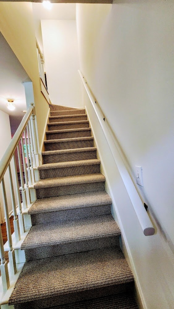 Staircase to upstairs - 5034 Laurel Bridge Dr SE