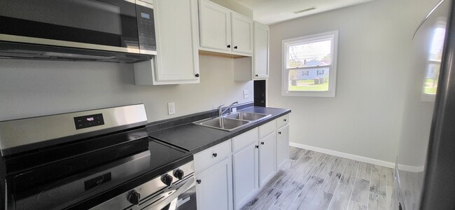 Building Photo - 4121 Monroe St