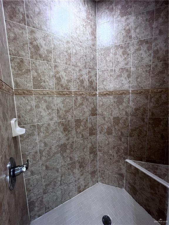 Building Photo - 3701 Blue Jay Dr