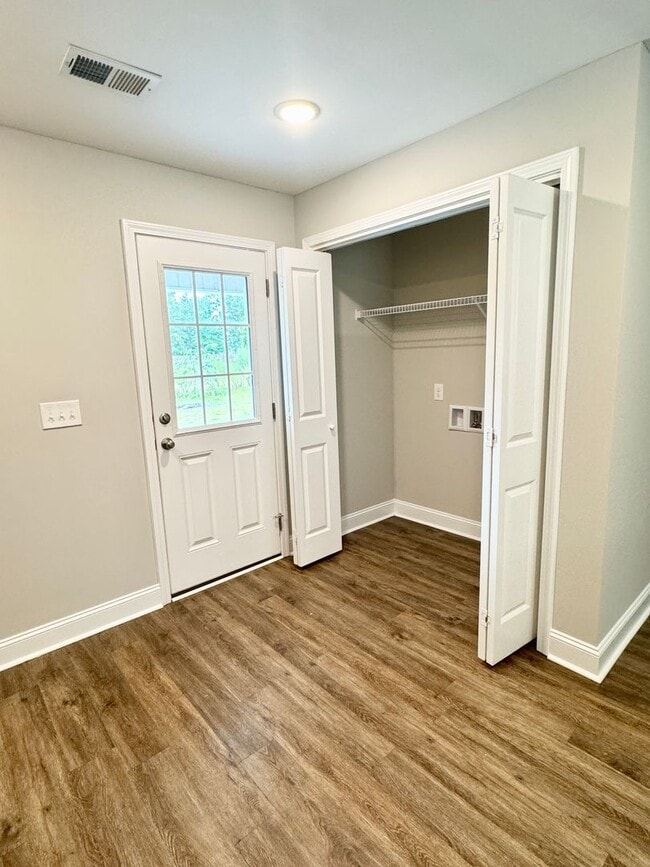 Building Photo - 3 Bedroom, 2 Bath in Conway! No HOA, Plent...