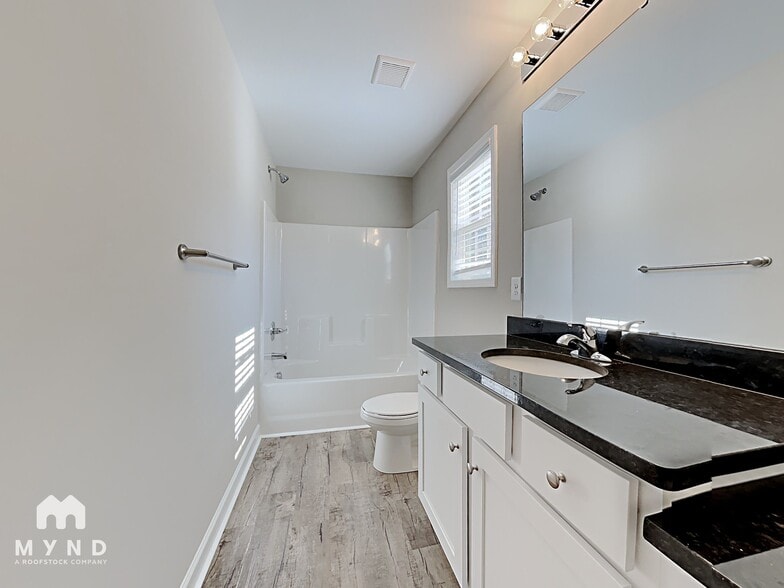 Building Photo - 1411 Oakshade Ave