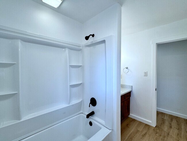 Building Photo - READY NOW!! 4-Bedroom Home in Lake Trant w/Attached Garage! Pet Friendly!