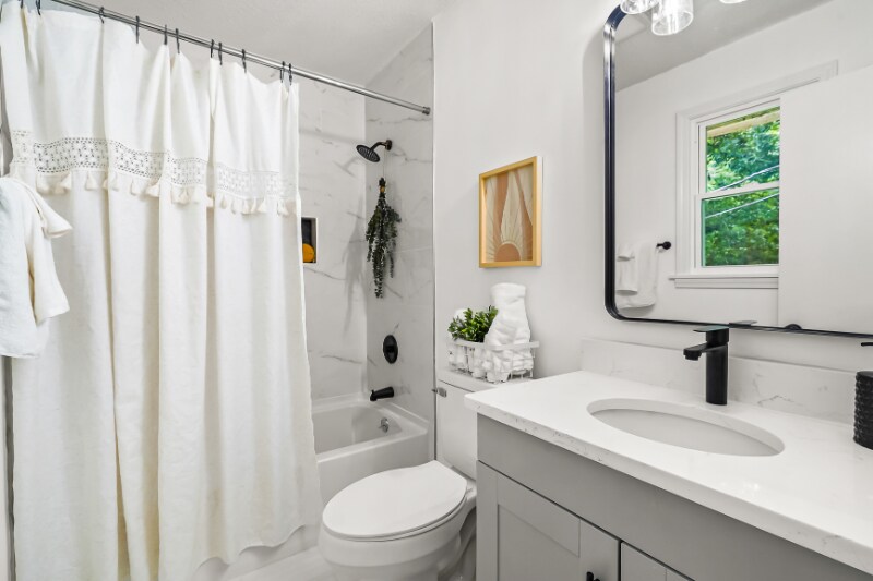 Building Photo - 3912 Seminole Ave