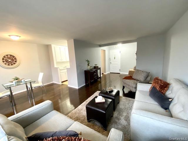 Building Photo - 43-60-60 Douglaston Pkwy