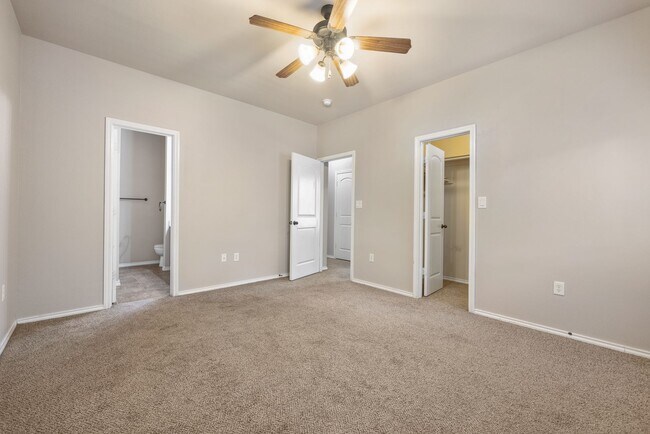 Building Photo - 953 Brown Rock Dr