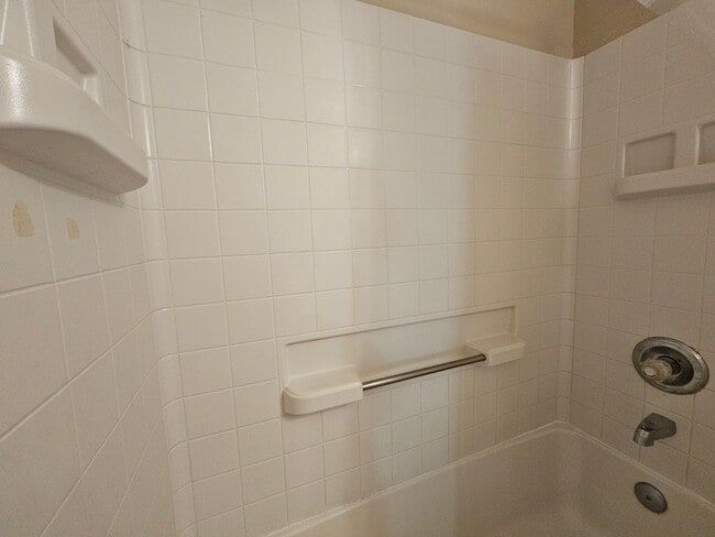 Building Photo - Charming House 3 Beds 2 1/2 Baths 2 Living...