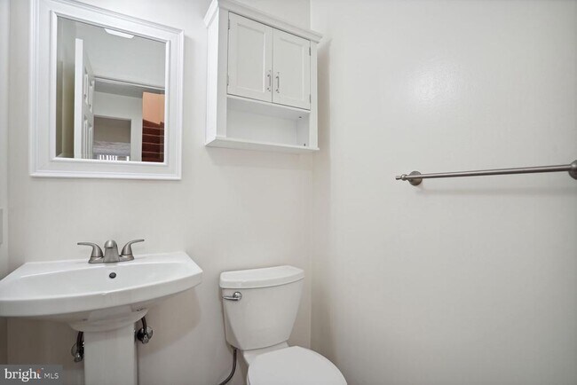 Building Photo - 3162 Borge St