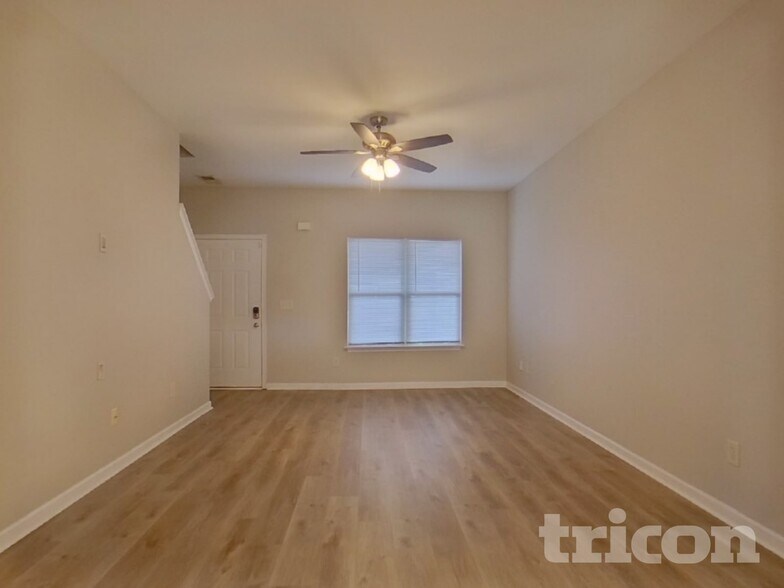 Building Photo - 74 Wyndham Ct