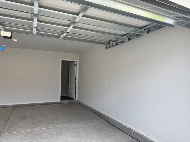 Building Photo - 1218 Black Kite Ct SW