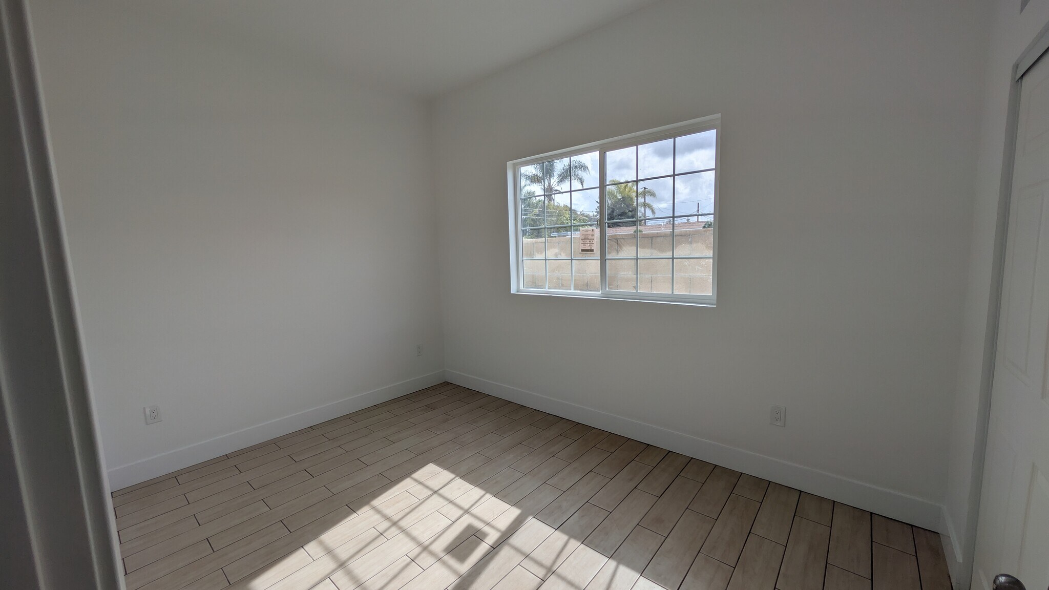 Building Photo - 20744 Elaine Ave