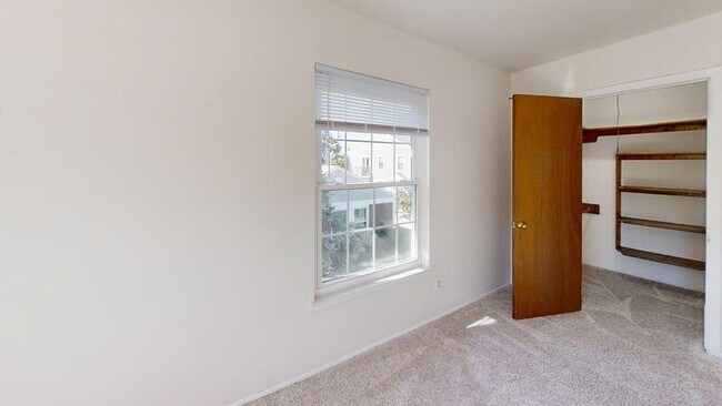 Building Photo - 2718 Glenbridge Ct