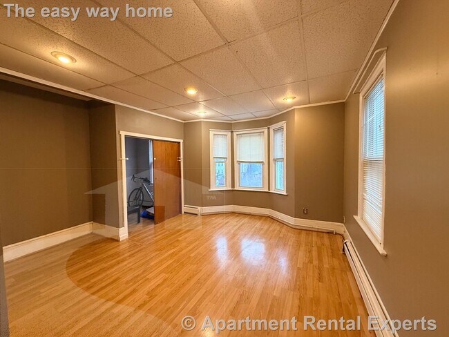 Building Photo - 741 Somerville Ave