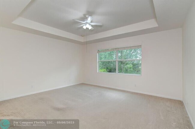 Building Photo - 4198 NW Burr Oak Ct