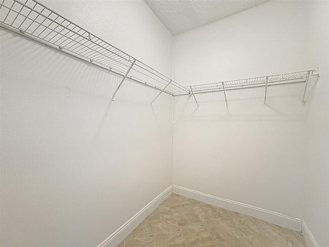 Building Photo - 5560 Metrowest Blvd