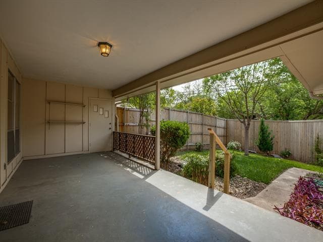 Building Photo - 2627 Forest Grove Dr