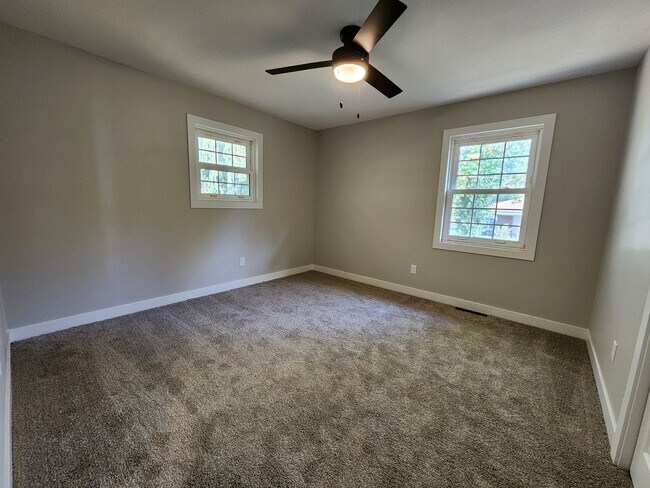 Building Photo - Spacious 4-Bedroom, 2.5-Bathroom Home AVAI...