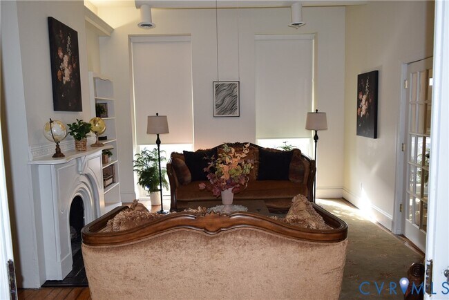 Building Photo - 422 W Clay St