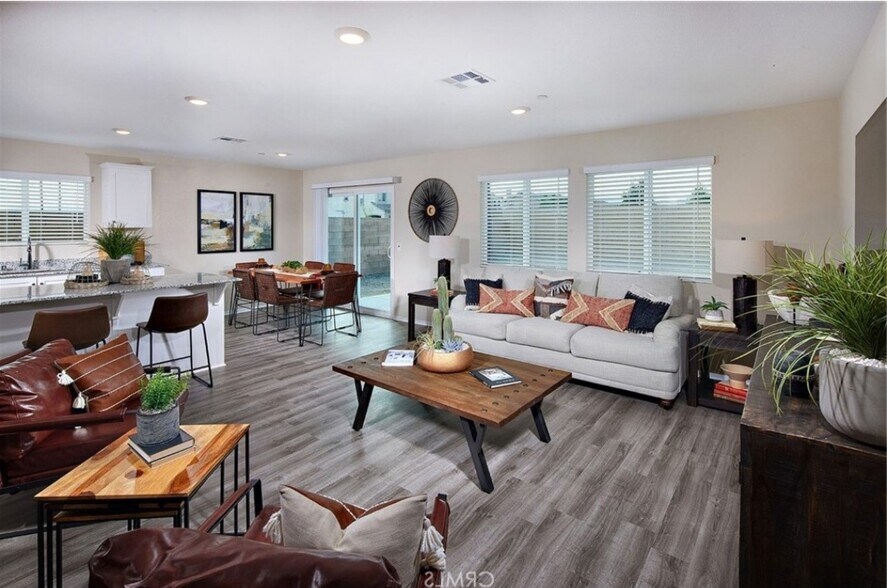 Virtually staged - 4254 W Avenue J5