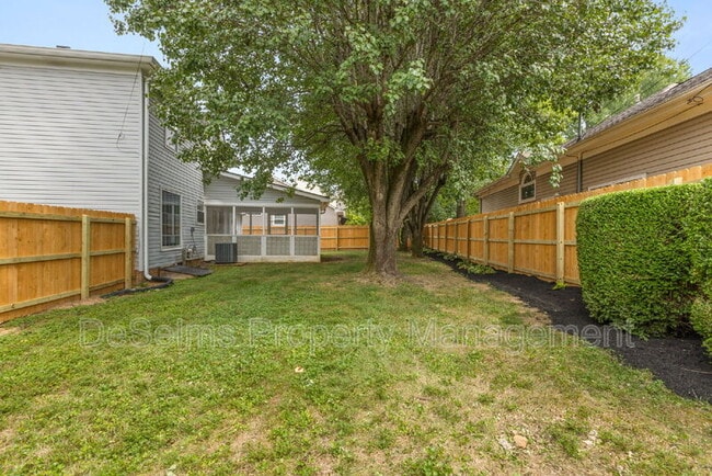 Building Photo - 5120 English Village Dr