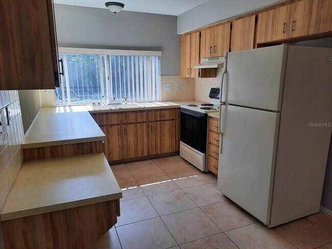 Building Photo - 13016 Serpentine Dr