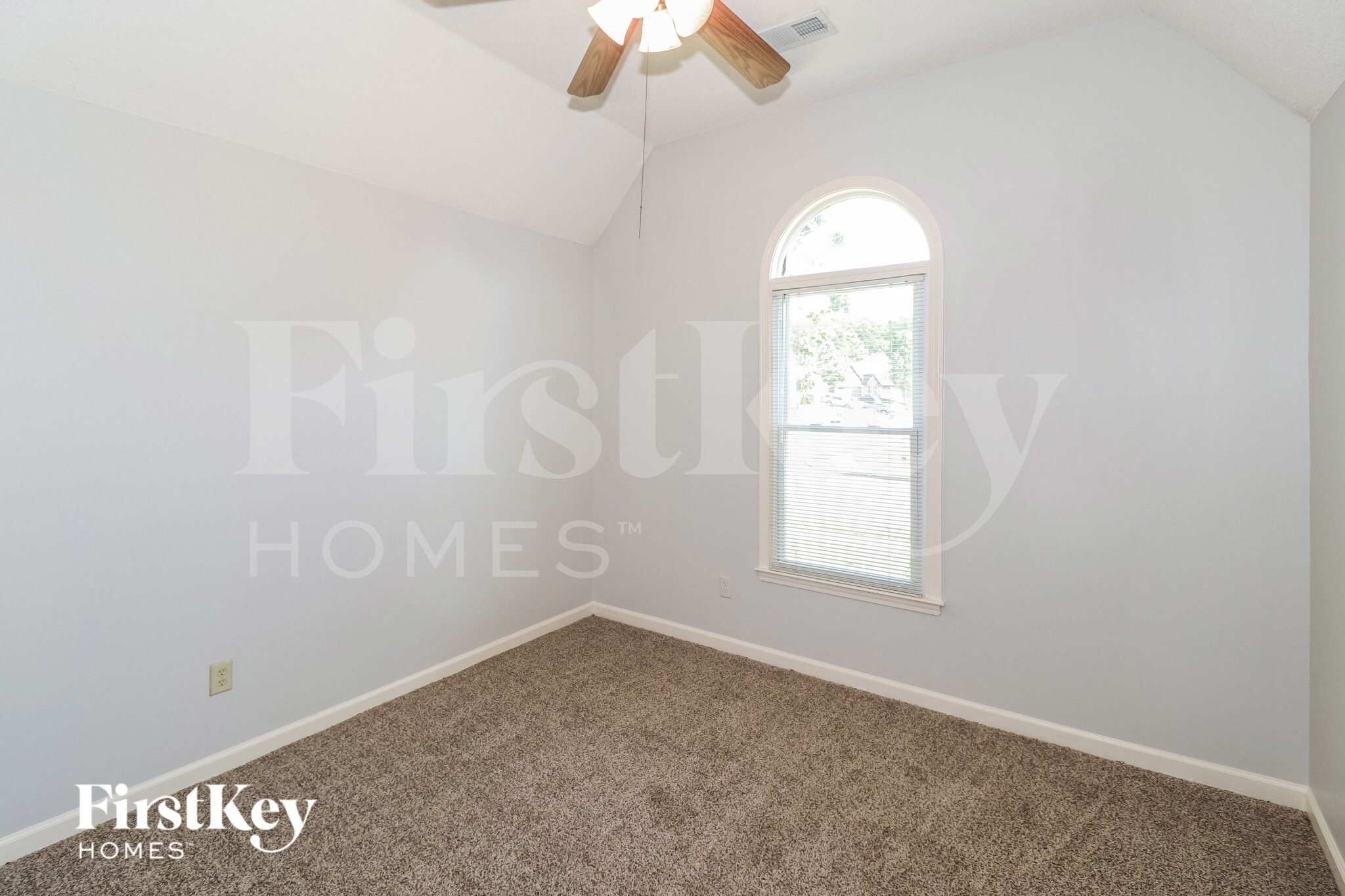 Building Photo - 10292 Green Moss Dr N