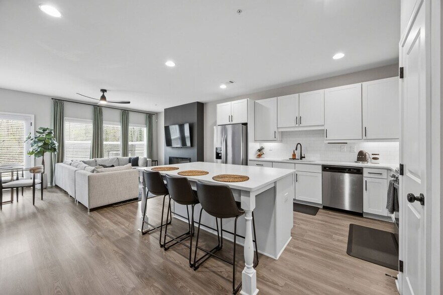 Building Photo - 2905 Ilir Mnr NW