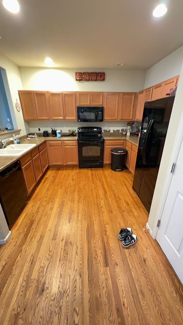 Building Photo - 7632 Sandy Springs Point