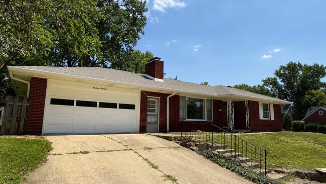 Building Photo - Charming 2-Bedroom Home in a Quiet Neighborhood