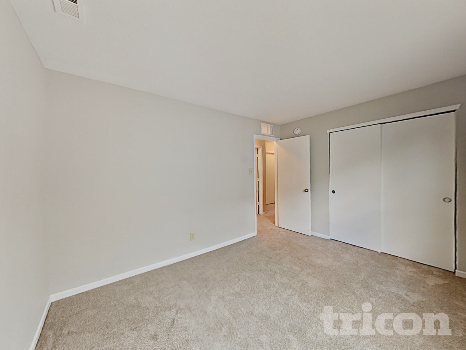 Building Photo - 10152 Golden Dr