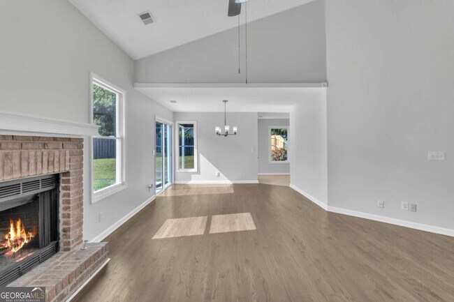 Building Photo - 250 Meadow View Dr