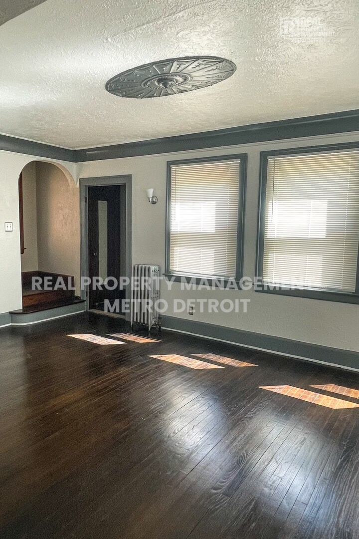 Building Photo - 5105 Grayton St