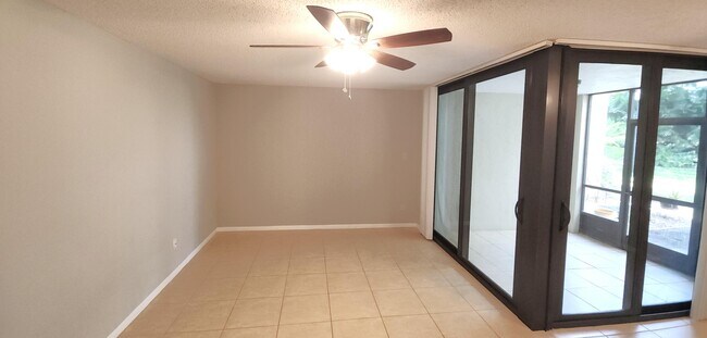 Building Photo - 820 Lavers Cir