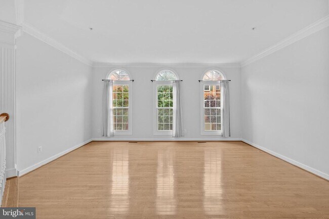 Building Photo - 271 Murtha St