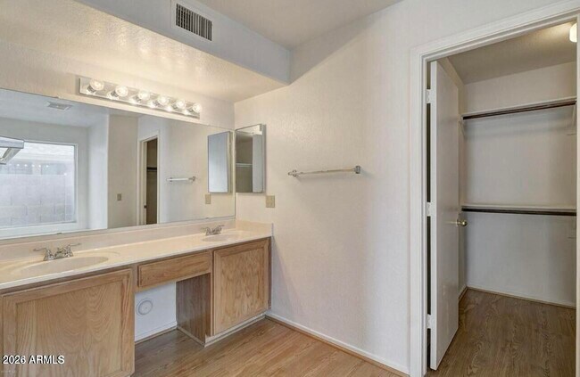 Building Photo - 8834 W Michelle Dr