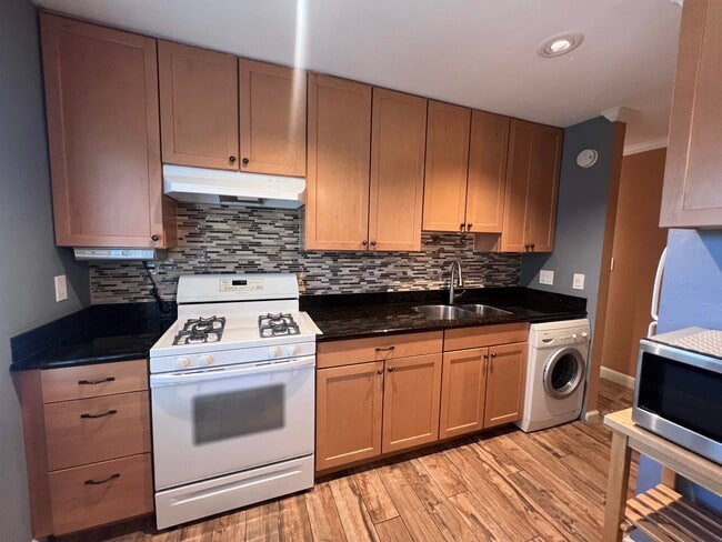 Building Photo - 1009 Murrieta Blvd