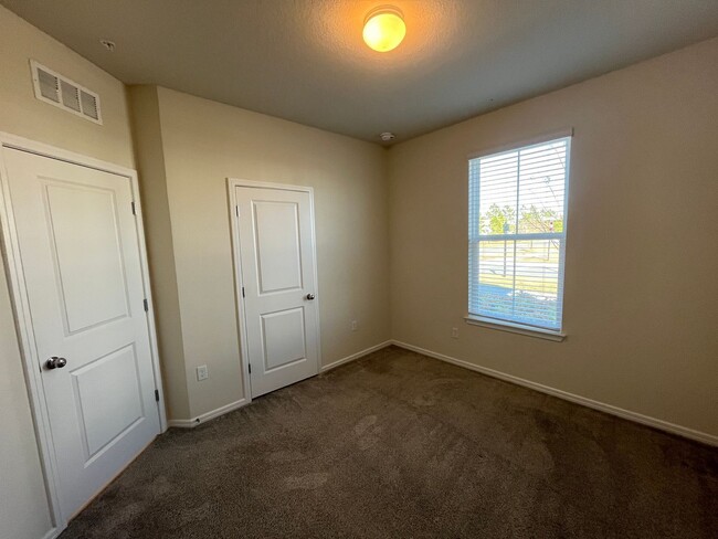 Building Photo - 14202 Sapelo Beach Dr