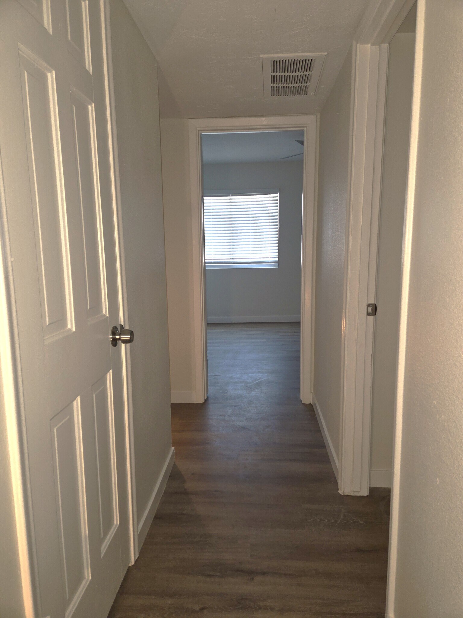 Building Photo - 1005 E Northern Ave