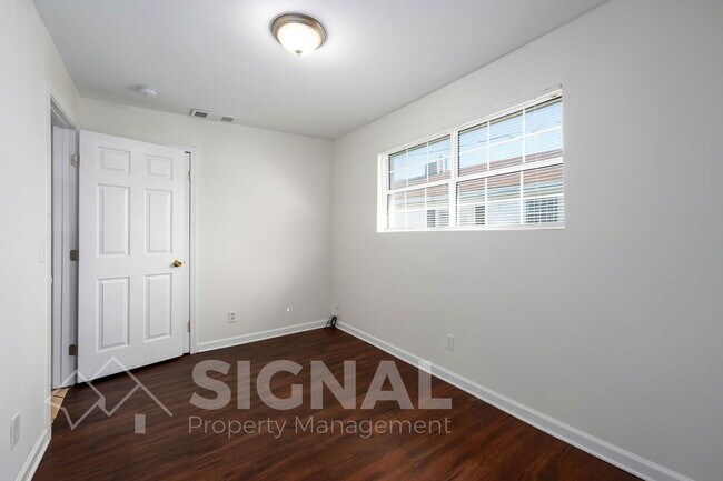Building Photo - 4703 4th Ave S