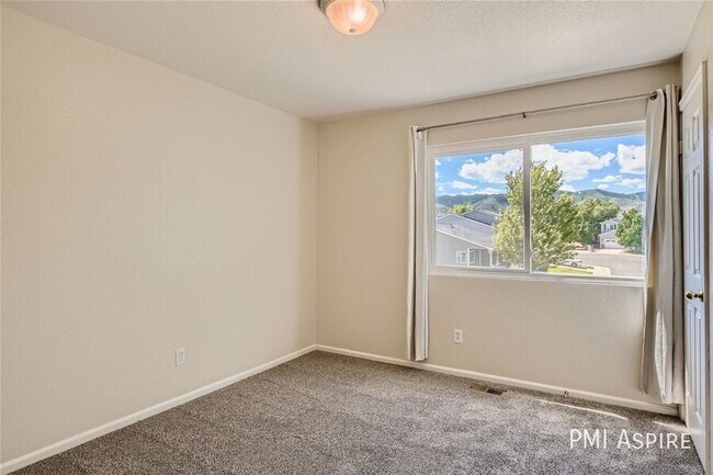 Building Photo - Beautiful 4-Bedroom Home with Garage & Fenced Yard