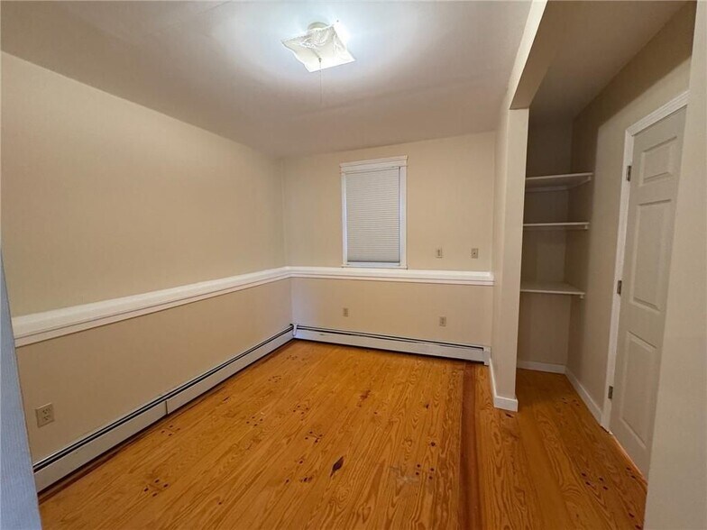 Building Photo - 31 Powel Ave