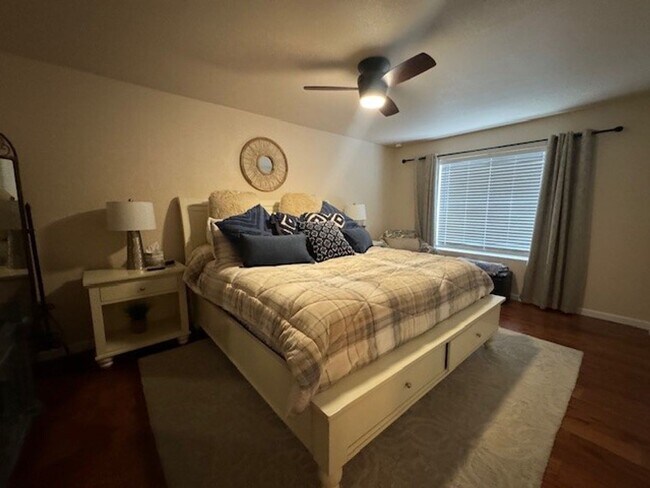 Building Photo - Riverfront 2BR 2BA Furnished Condo on GROUND LEVEL W/Garage and UTILITIES Included AVAIL 4/1/26