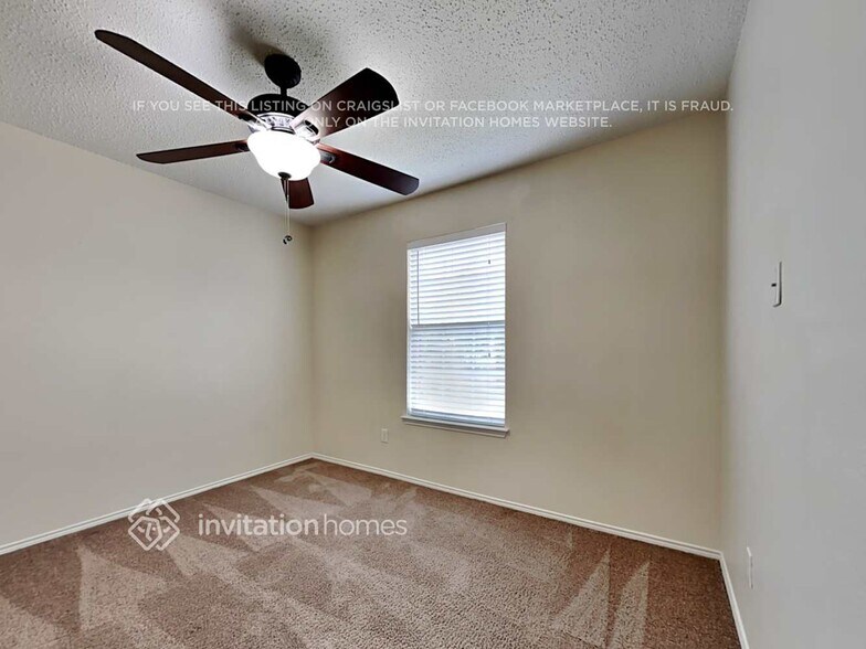Building Photo - 629 Gentry Ln