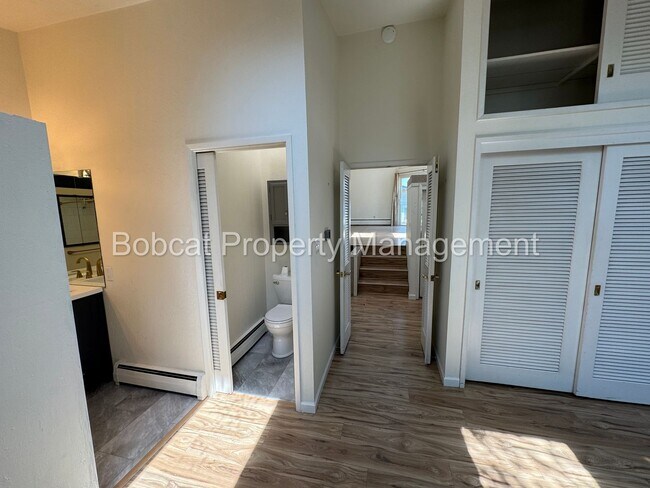 Building Photo - 3 Bed, 2 Bath Home Located in West Carson ...