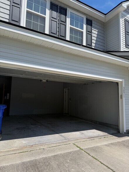 Garage - 3071 Conservancy Ln